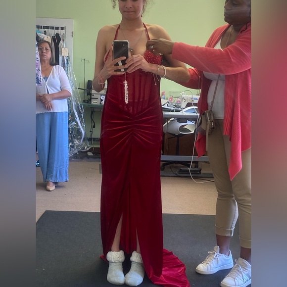 Red Velvet dress for prom(ended up not going). It was size 2, got taken in . - Picture 7 of 10